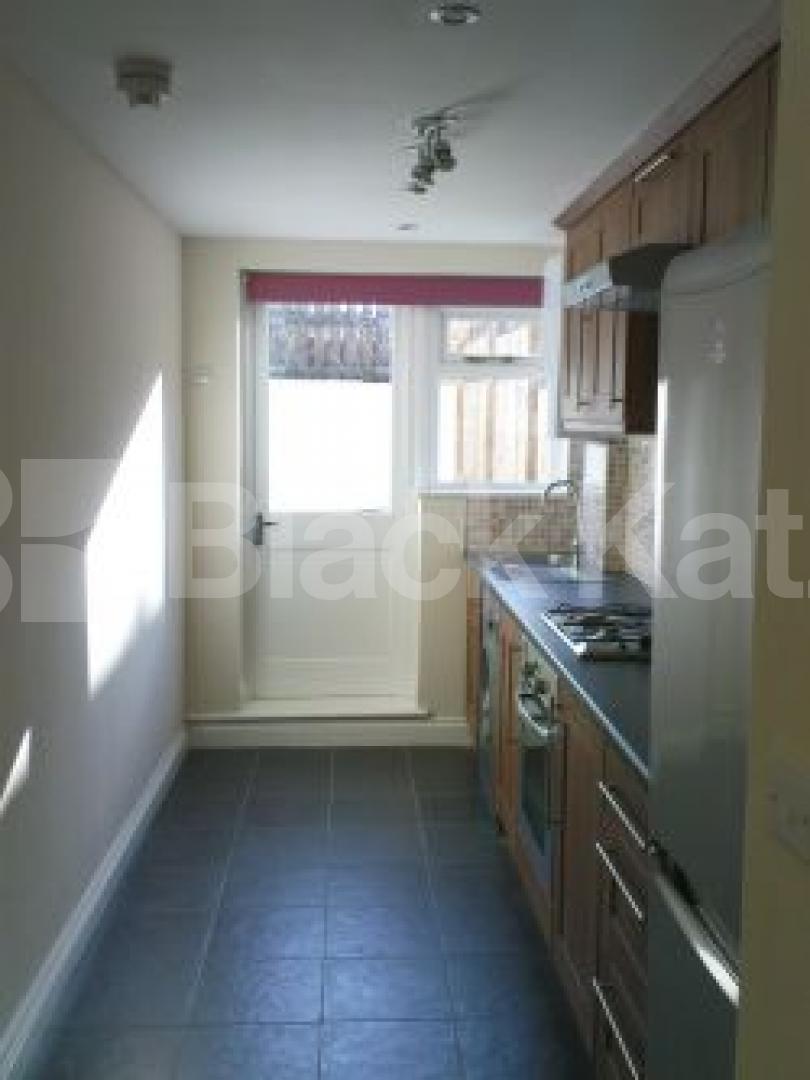 			New Instruciton, 2 Bedroom, 1 bath, 1 reception Flat			 Hornsey Road, HOLLOWAY N7